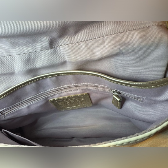 Coach Soho Y2K White Soho line Leather Buckle Flap Bag W oversized Coach Tag EUC - Picture 9 of 13